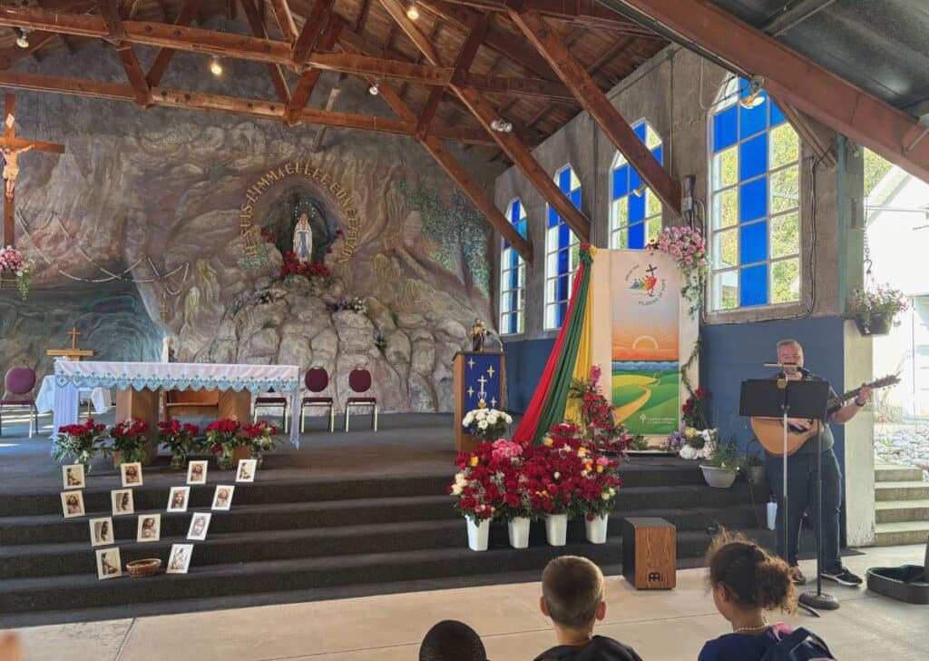 Supporting Faith in Action: Jubilee Year School Retreat 9 Jubilee Year School Retreat